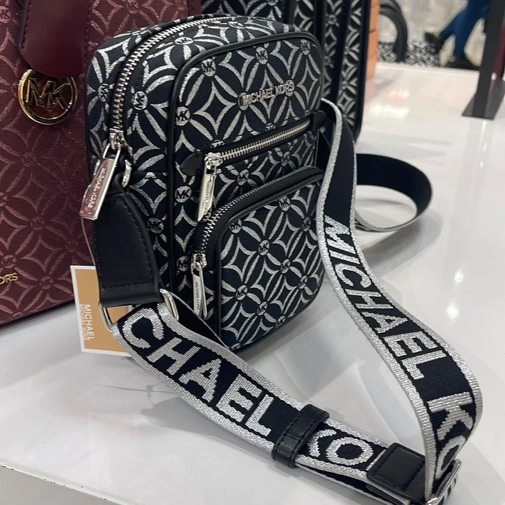 Michael Kors Jet Set Medium Signature Logo Crossbody Bag
Black /Silver Jacquard - Picture 4 of 16